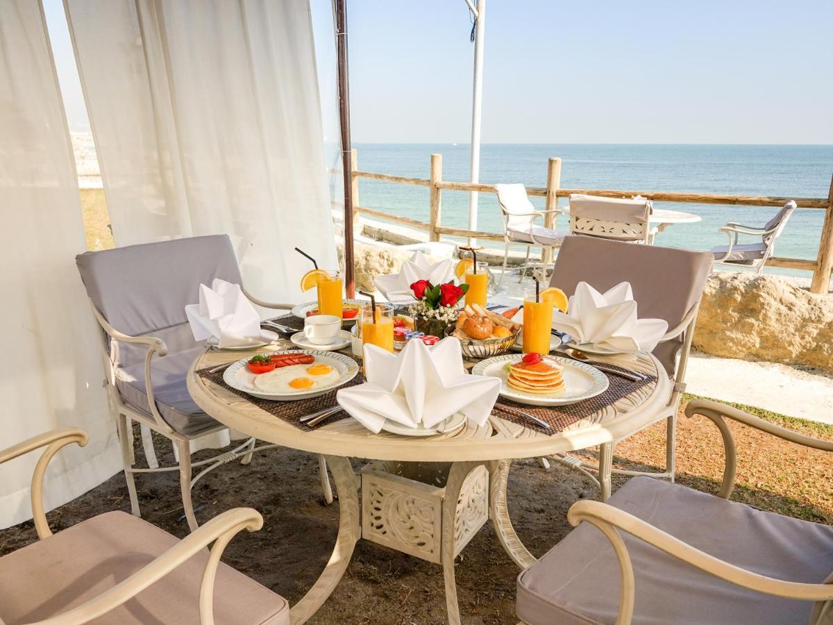 Al Kout Beach Hotel Kuwait City Exterior foto
