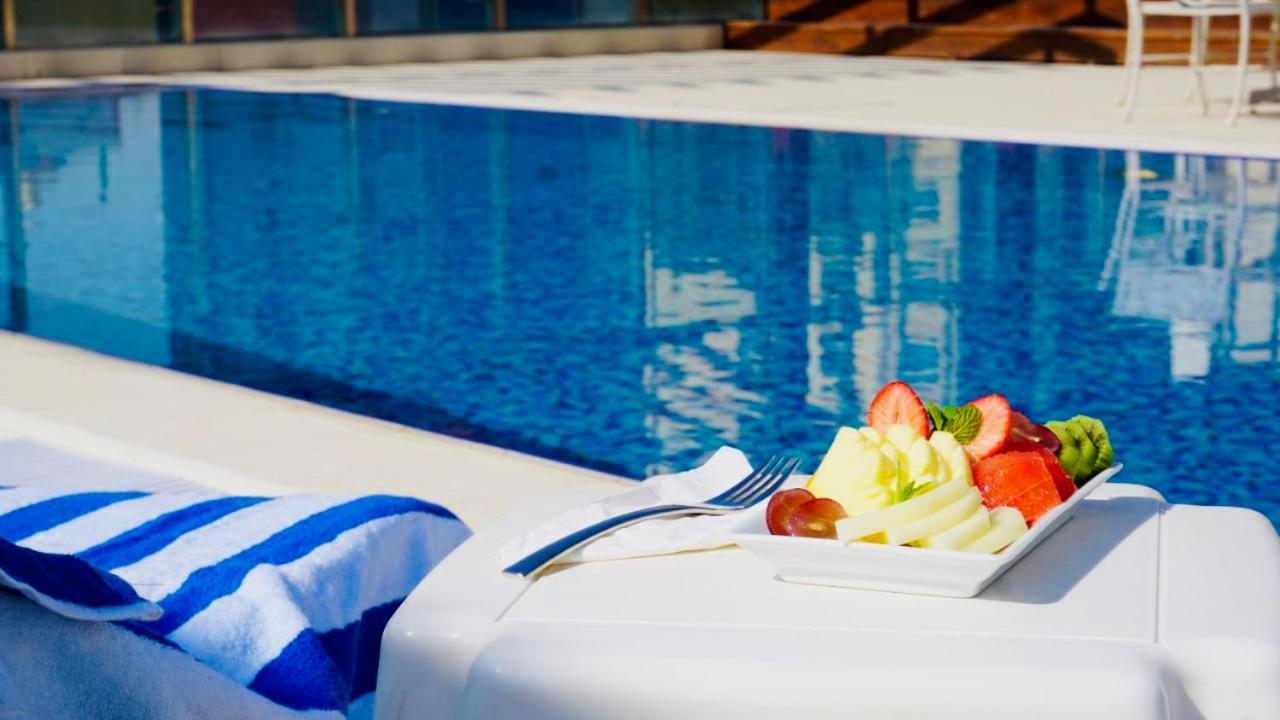 Al Kout Beach Hotel Kuwait City Exterior foto