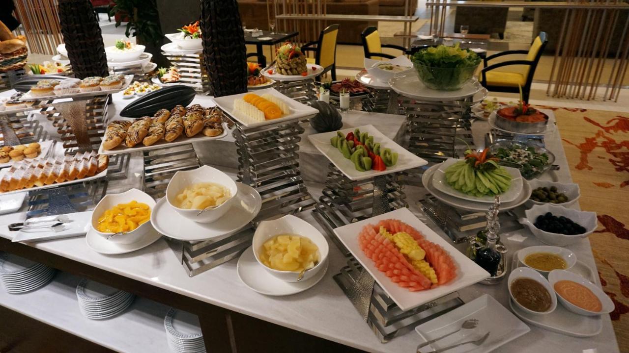 Al Kout Beach Hotel Kuwait City Exterior foto